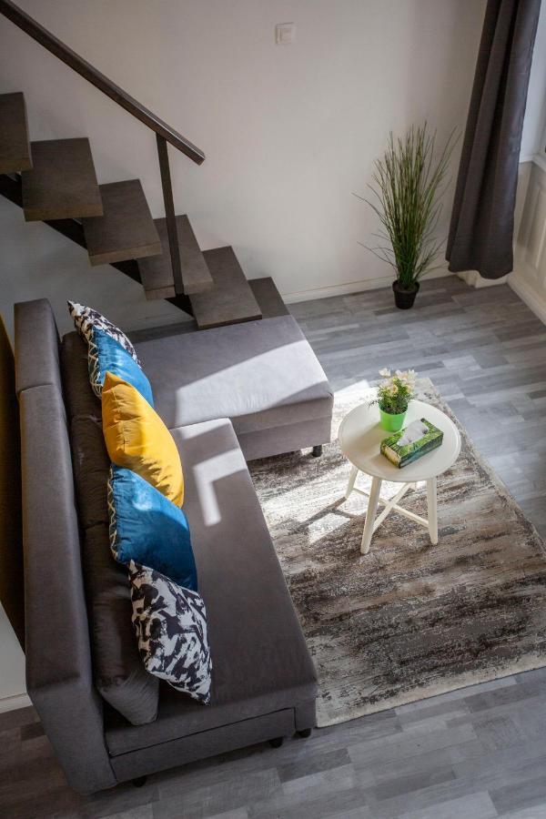 Deluxe Akacfa In The Heart Of Apartment