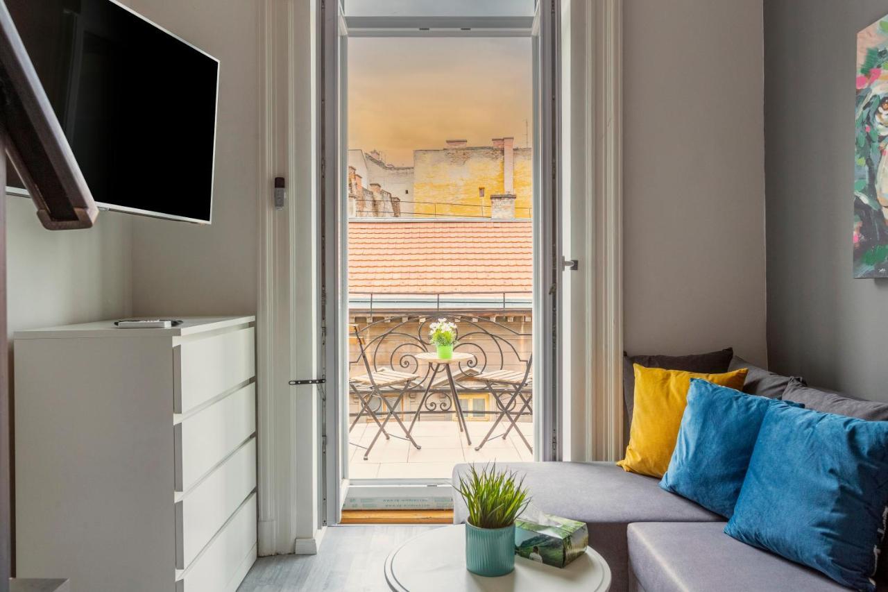 Deluxe Akacfa In The Heart Of Apartment
