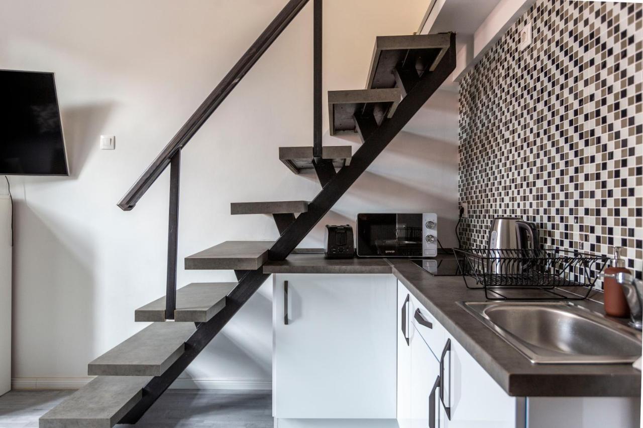 Apartment Deluxe Akacfa In The Heart Of Budapest